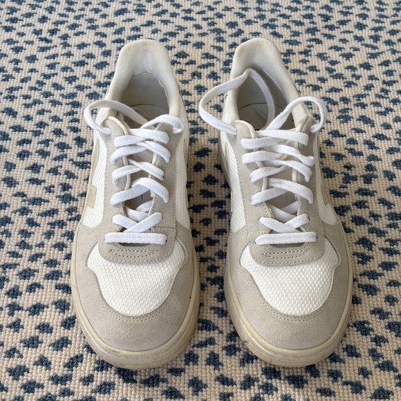 Veja Women’s V10 Beige and White Sneakers - Picture 3 of 6